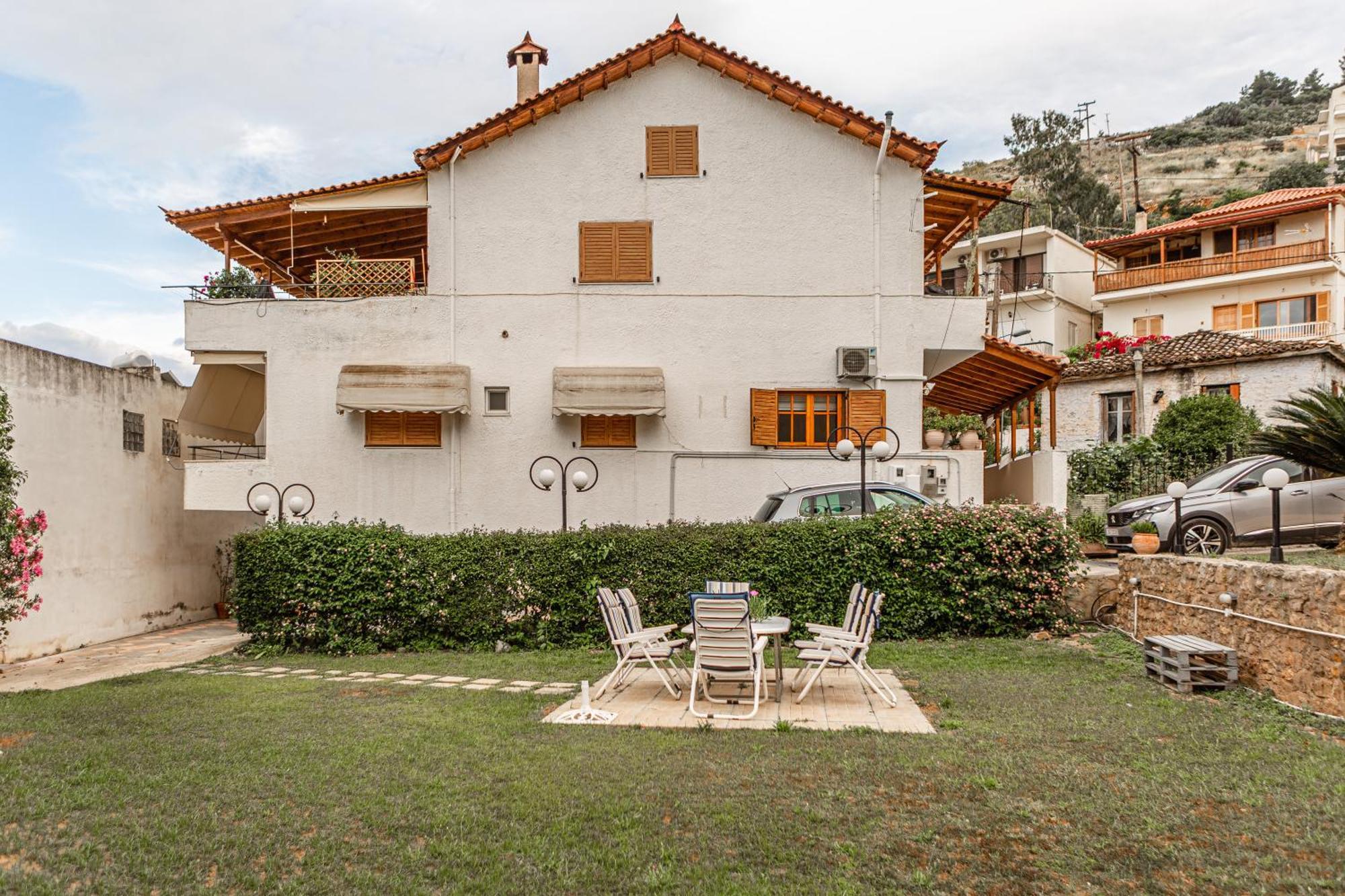 Aroma Accommodations Kiveri Exterior photo